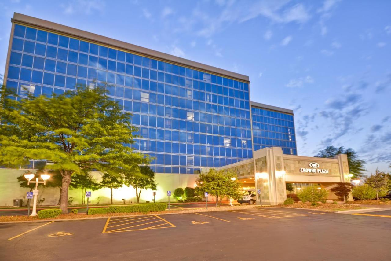 Crowne Plaza Tulsa Hotel Southern Hills Exterior photo